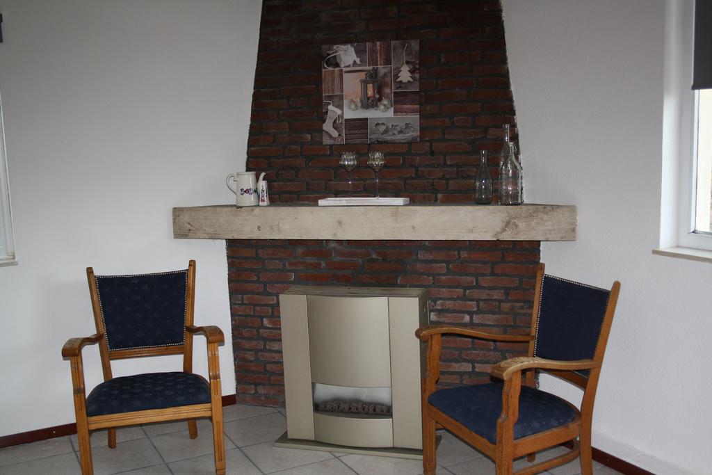 Biedermeier Born Room photo