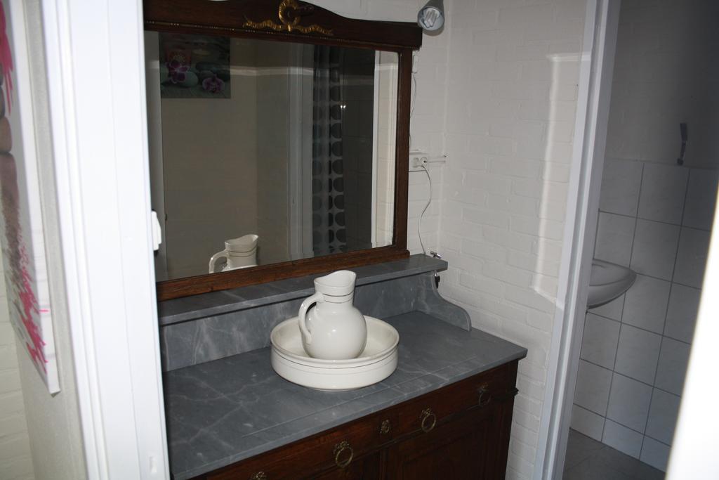 Biedermeier Born Room photo